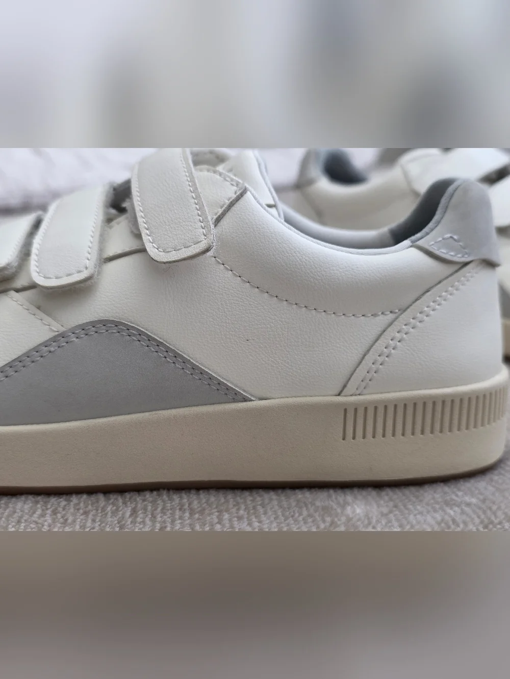EVERLANE The ReLeather® Velcro Court Sneaker Off White/Fog Unisex W-8 M-6